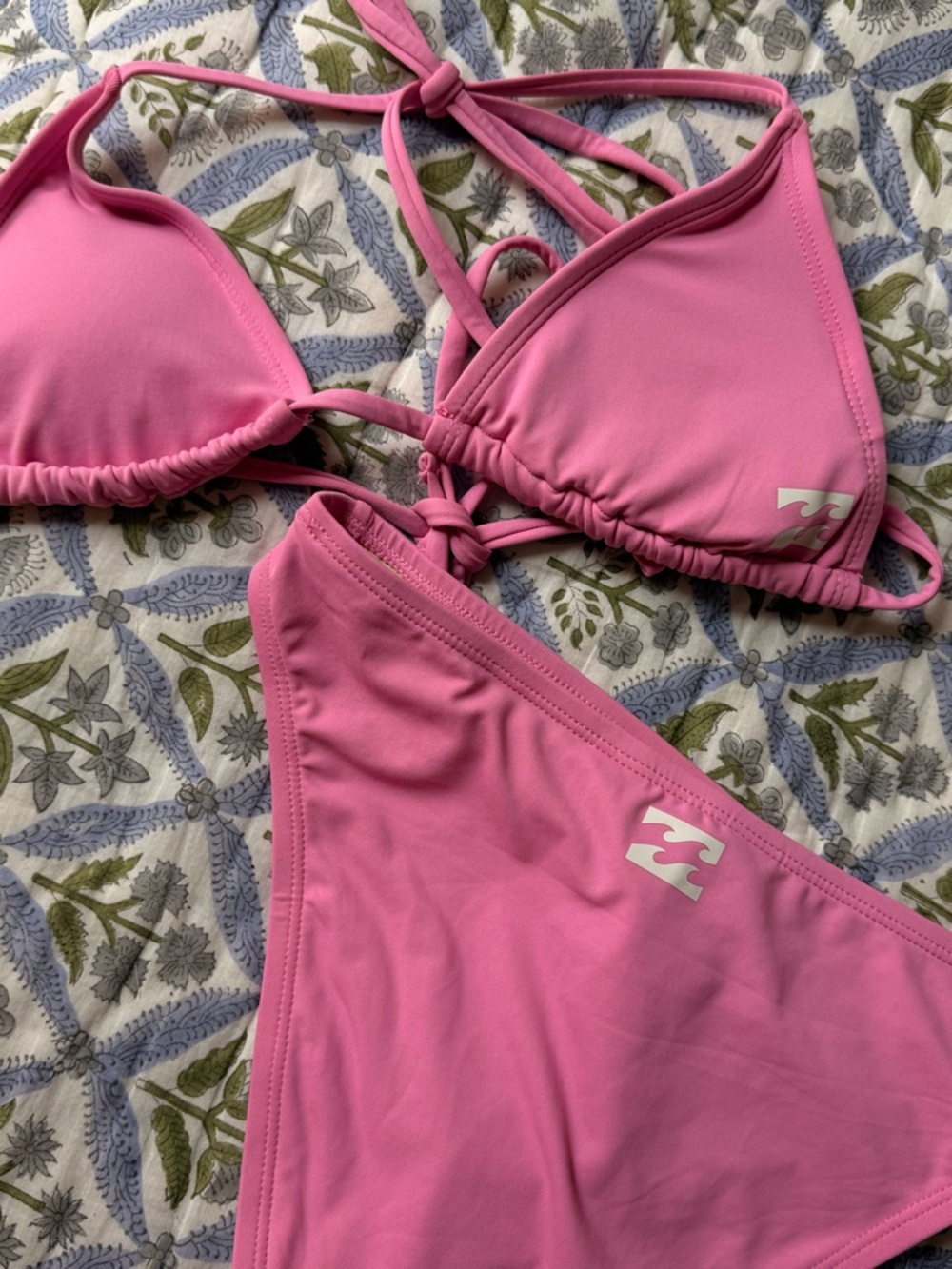 NWT Billabong Pink Triangle Bikini Set